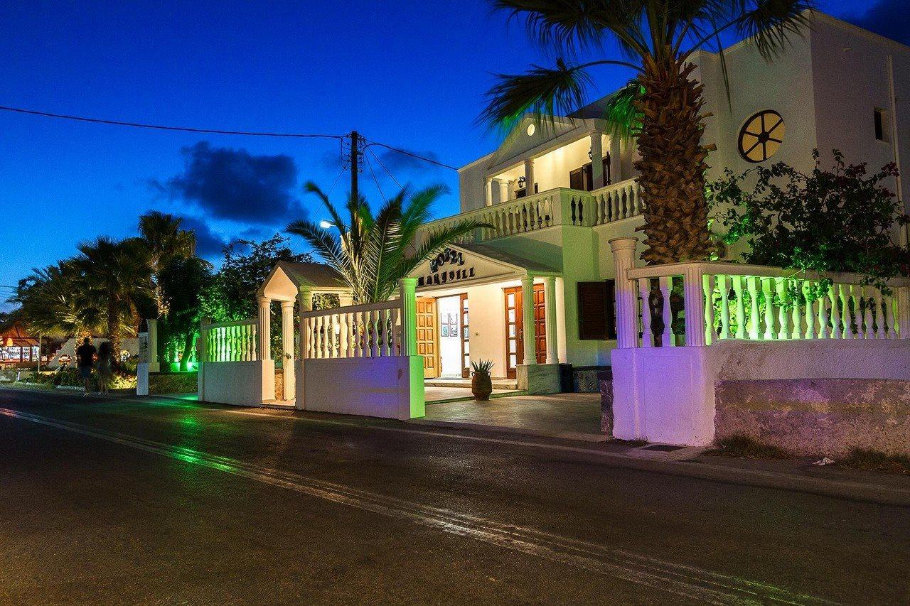 Hotel Marybill Perissa  Buitenkant foto
