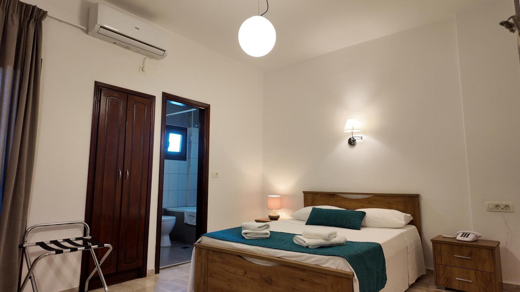 Hotel Marybill Perissa  Buitenkant foto