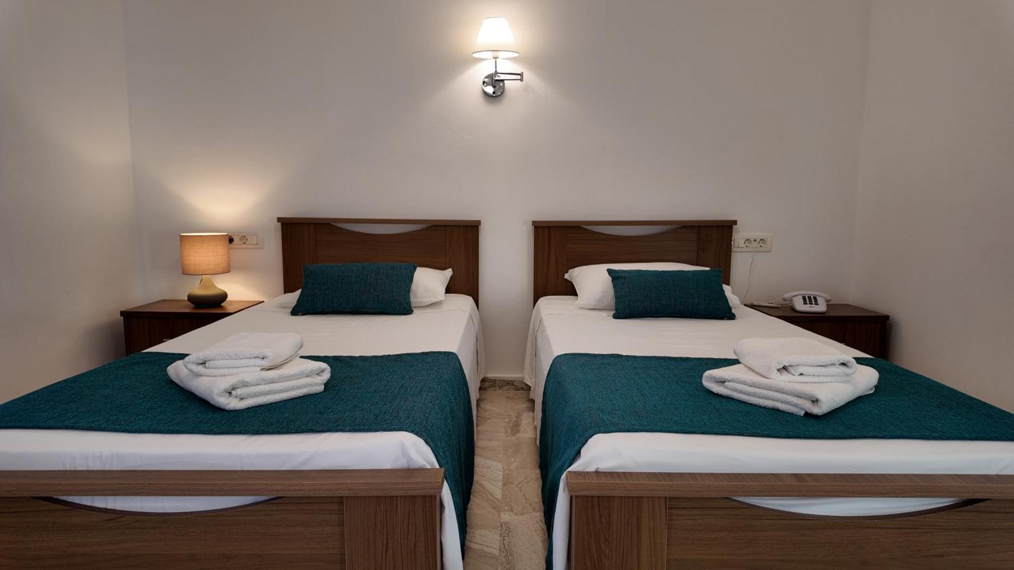 Hotel Marybill Perissa  Buitenkant foto
