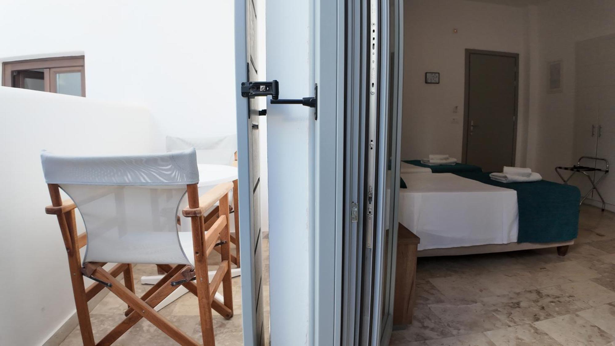 Hotel Marybill Perissa  Buitenkant foto