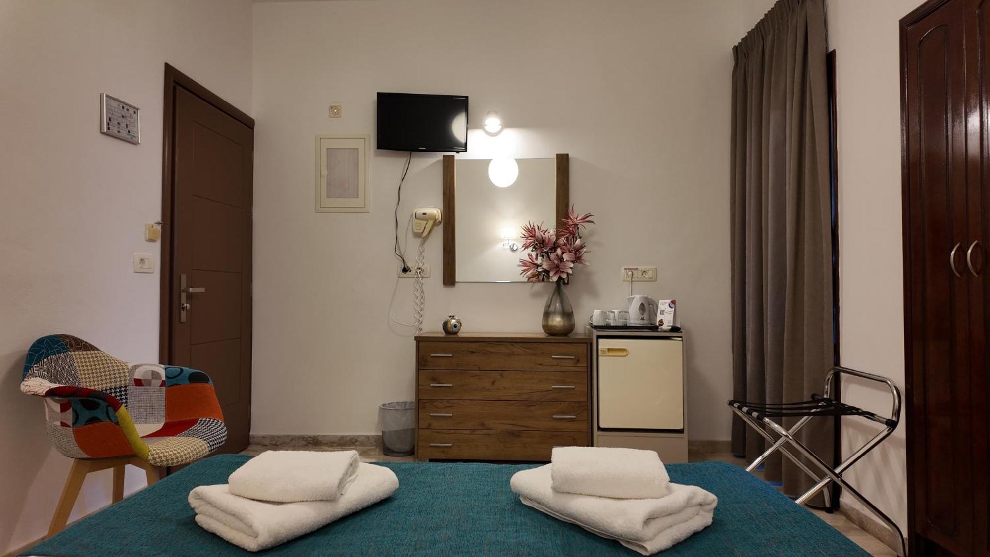 Hotel Marybill Perissa  Buitenkant foto