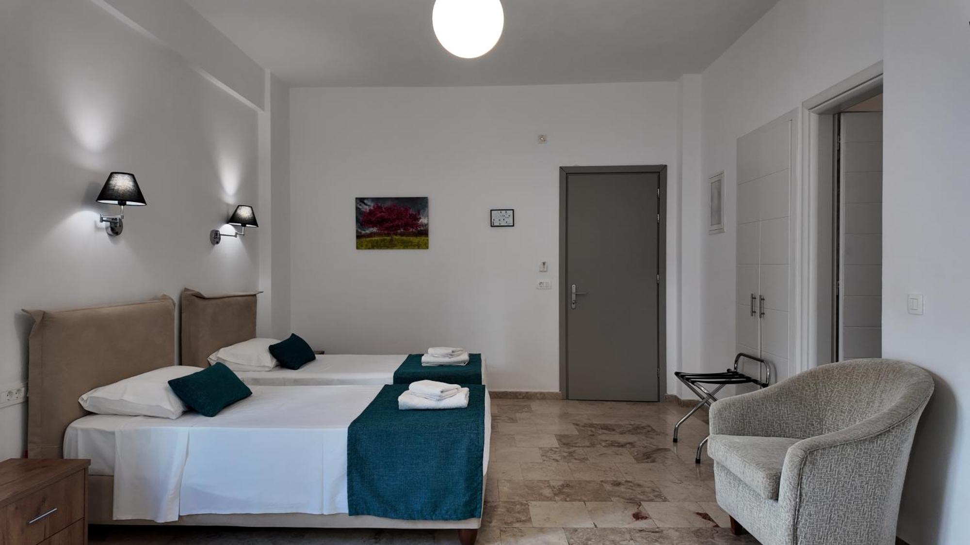 Hotel Marybill Perissa  Buitenkant foto