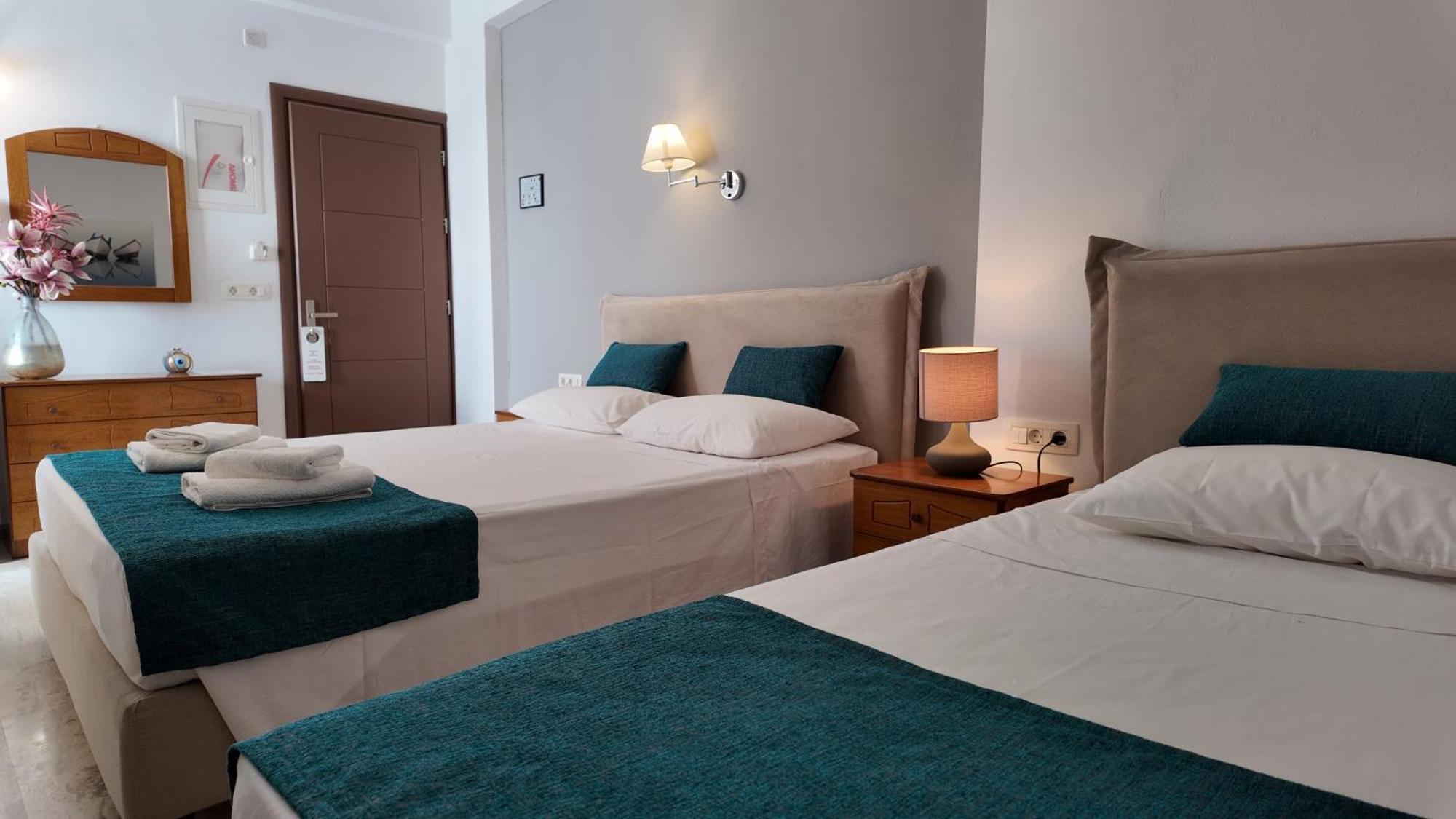 Hotel Marybill Perissa  Buitenkant foto