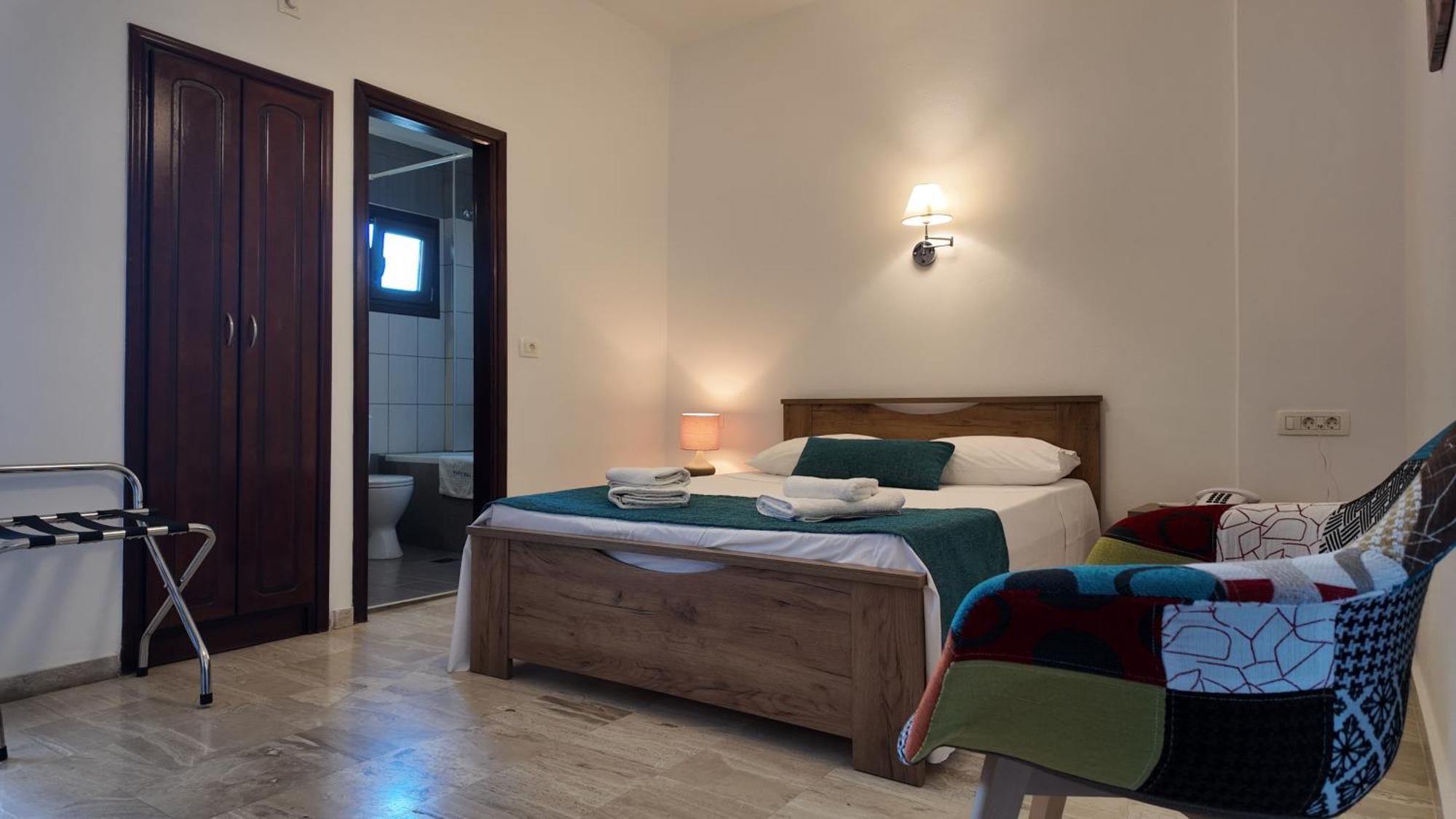 Hotel Marybill Perissa  Buitenkant foto